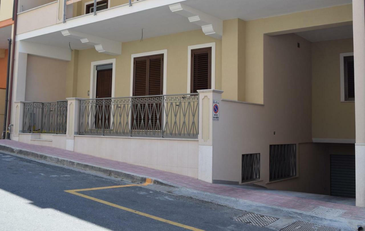 Casa Vacanze Lombardo Santa Teresa Di Riva Exteriér fotografie
